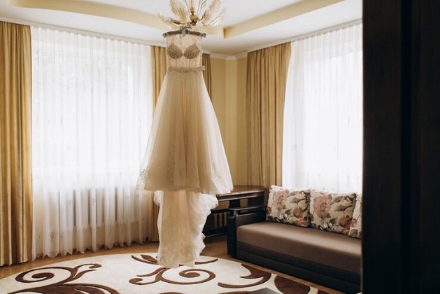 How Do Eyelet Curtains Transform Your Space into a Stylish Sanctuary?