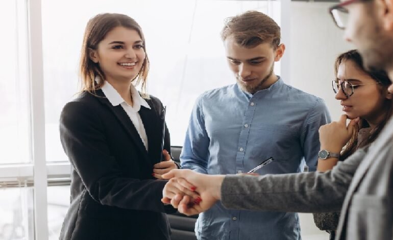 Top 5 Women’s Accessory Tips To Create a Professional First Impression