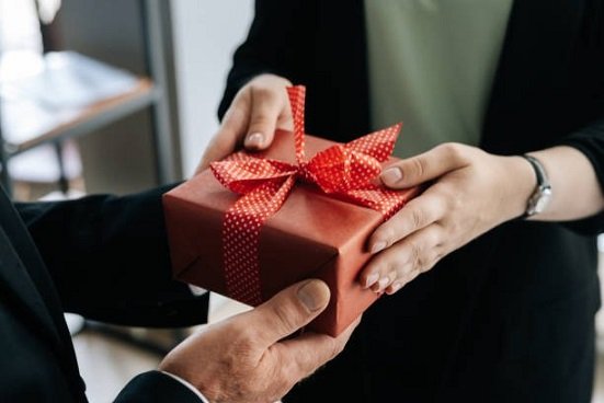 More Than Just a Gesture: Cracking The Code To Strategic Corporate Gifting