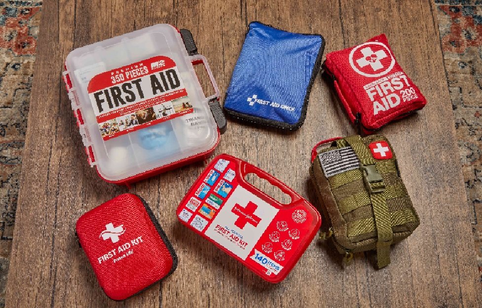 Building an Emergency Kit: A Step-by-Step Guide to Safety and Survival