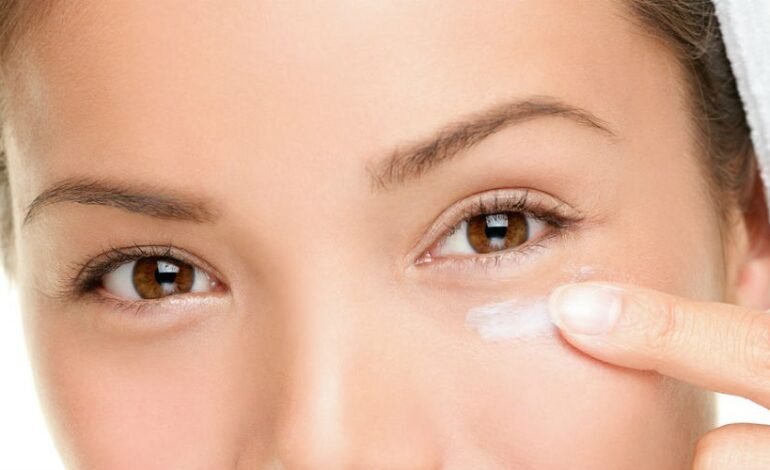 8 Best Tips To Reduce Bags Under Eyes