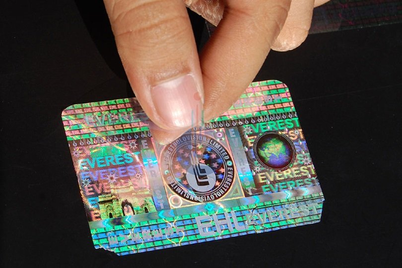 What Are the Various Kinds of Holographic Stickers Accessible?