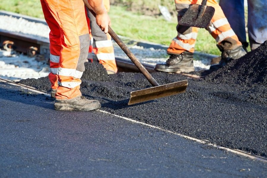 Minimising Risks in Highway and Roadside Infrastructure Projects